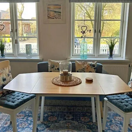 With 2 Bedrooms Casa vacanze *